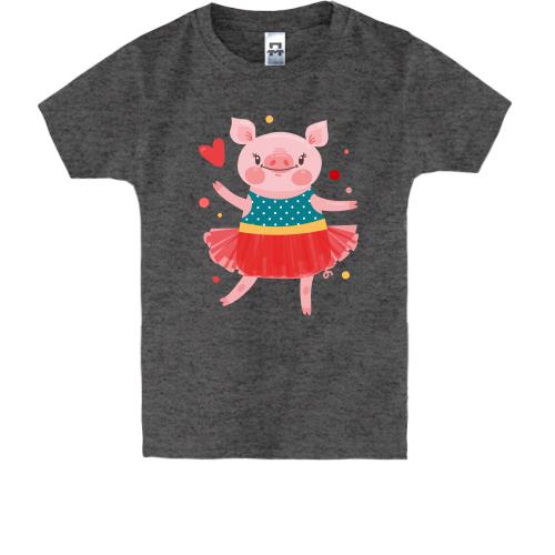 Детская футболка со свинкой в платье