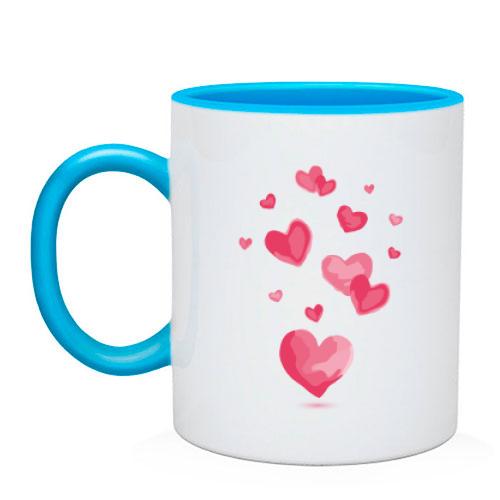 Чашка с нарисованными сердечками