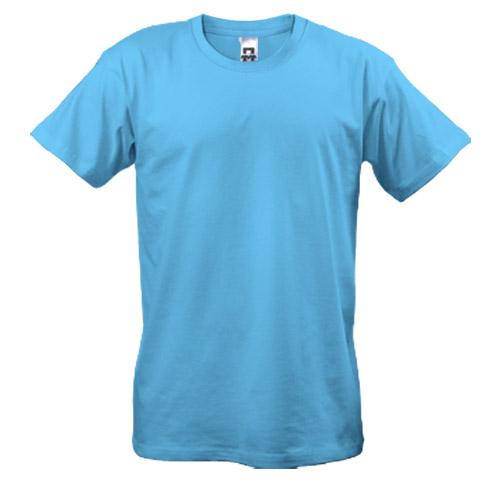 Ярко-голубая мужская футболка 