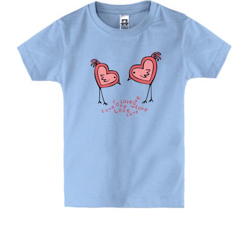 Детская футболка птицы в форме сердечек.