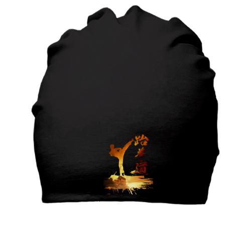 Хлопковая шапка с золотистым таэквондистом
