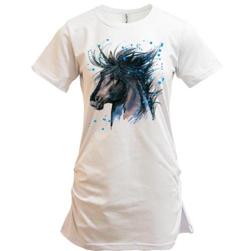 Подовжена футболка з малюнком чорного коня