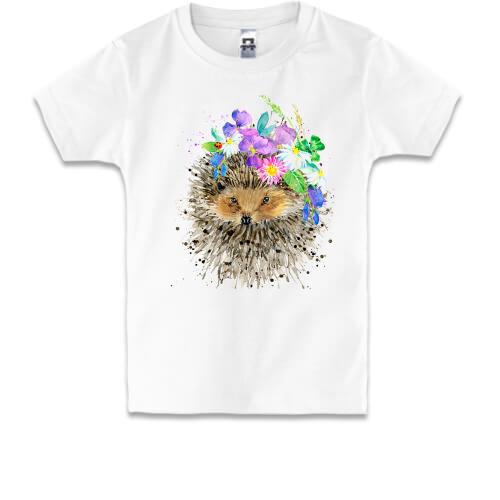Детская футболка с ежиком в цветах