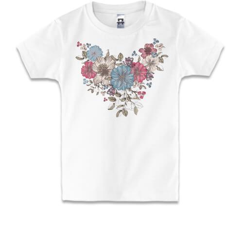 Детская футболка с винтажным ожерельем из цветов