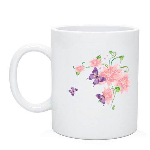 Чашка с цветами и бабочками