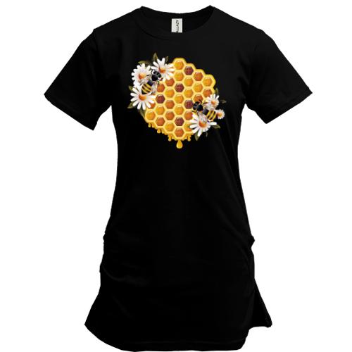 Подовжена футболка з бджолиним вуликом