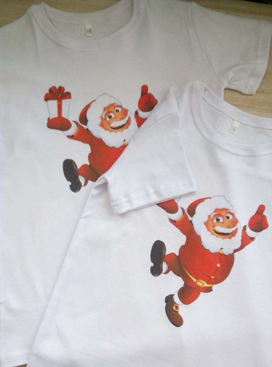 Удлиненная футболка Дед Мороз с подарком