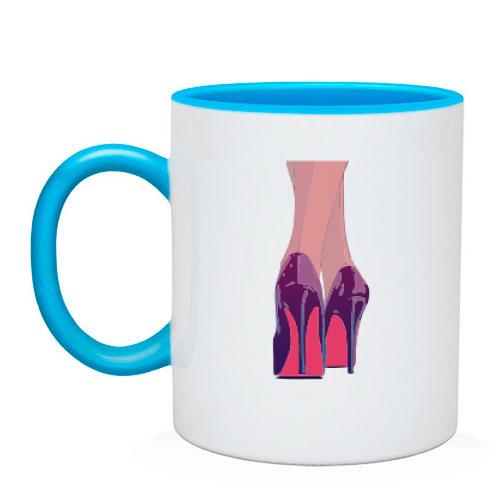 Чашка с женскими туфельками