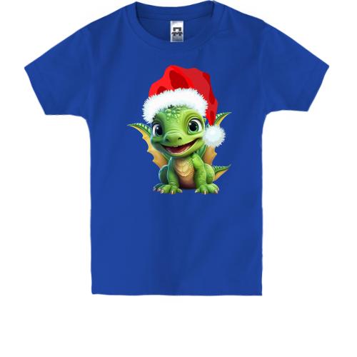 Детская футболка с маленьким зеленым дракончиком в колпаке