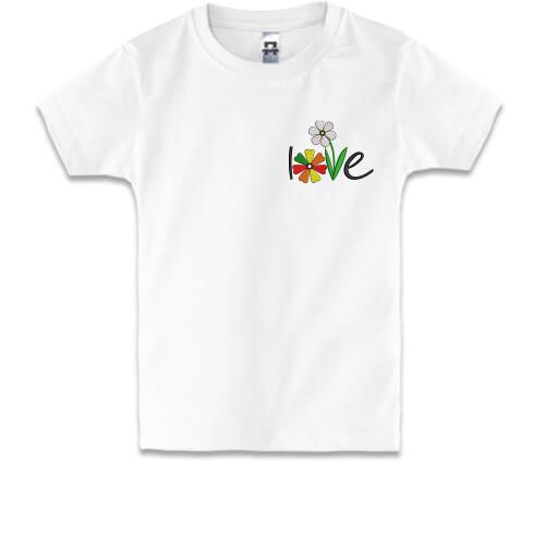 Детская футболка с надписью Love с цветочками