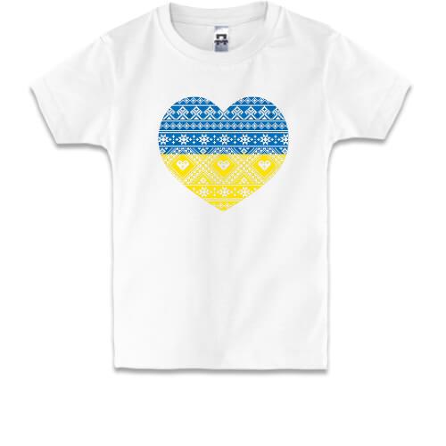 Детская футболка с узорным сердцем в стиле вышиванки