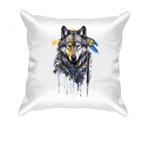 Подушка Волк с желто-синими перьями