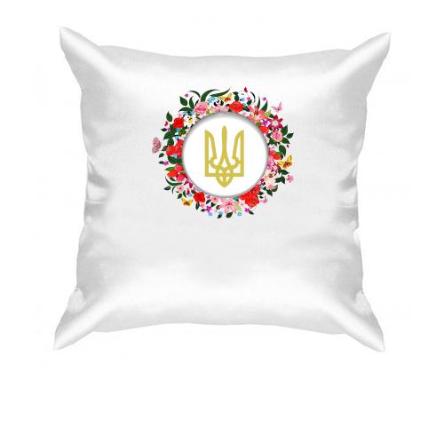 Подушка с венком и гербом Украины