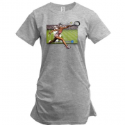 Подовжена футболка з тенісисткою на полі