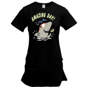 Подовжена футболка з акулою і написом "Amazing day"