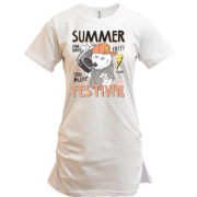 Подовжена футболка для літнього фестивалю