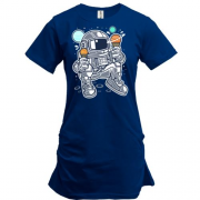 Подовжена футболка з космонавтом морозивом планетами