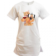 Удлиненная футболка Кот с вином и телефоном.