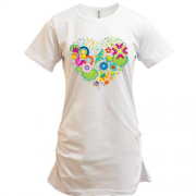 Подовжена футболка з серцем з квітів