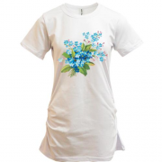 Подовжена футболка з блакитними квітами