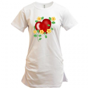 Подовжена футболка з квітами і серцем