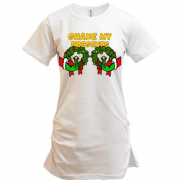 Подовжена футболка з новорічними вінками "shake my presents"