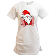 Подовжена футболка "Санта сидить із шапкою на очах"