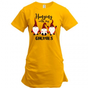 Подовжена футболка з гномами"Hanging with my gnomies"