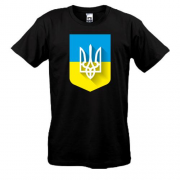 Футболка с Тризубом на фоне украиского флага
