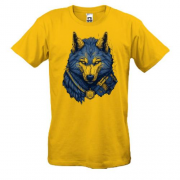 Футболка с желто-синим мифическим волком