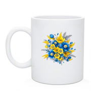 Чашка з жовто-синім букетом квітів