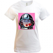 Футболка с девушкой-космонавтом