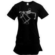 Подовжена футболка зі скелетом на скейті