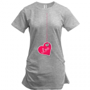 Подовжена футболка з сердечком на ниточці