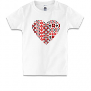 Дитяча футболка з малюнком у стилі вишиванки у вигляді серця