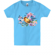 Детская футболка "Птичка среди цветов"