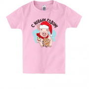 Детская футболка с надписью "с Новым Годом" и свинкой в колпаке