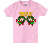 Детская футболка с новогодними венками "shake my presents"