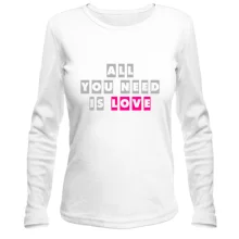 Лонгслів з фразою «All you need is love» у блоках