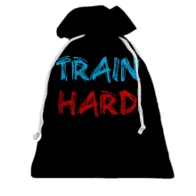 Подарунковий мішечок з великим написом TRAIN HARD