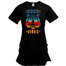 Подовжена футболка з написом "Good vibes"