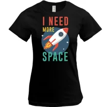 Футболка I need more space с ракетой