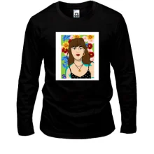 Лонгслив Brown-haired woman in flowers