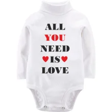 Детское боди с длинным рукавом с надписью «All you need is love» и сердцами
