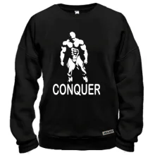Свитшот с бодибилдером и надписью «Conquer»