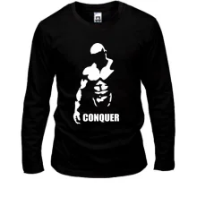Лонгслив с силуэтом атлета и надписью «Conquer»