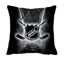 3D подушка NHL з хокеїстом і ключками