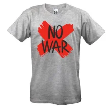 Футболка з написом «No War» і червоним хрестом