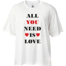 Футболка Oversize с надписью «All you need is love» и сердцами