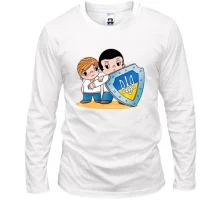 Лонгслив с защитником Украины в стиле Love is..